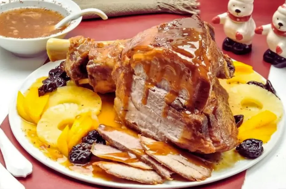 Pernil Assado com Molho de Abacaxi